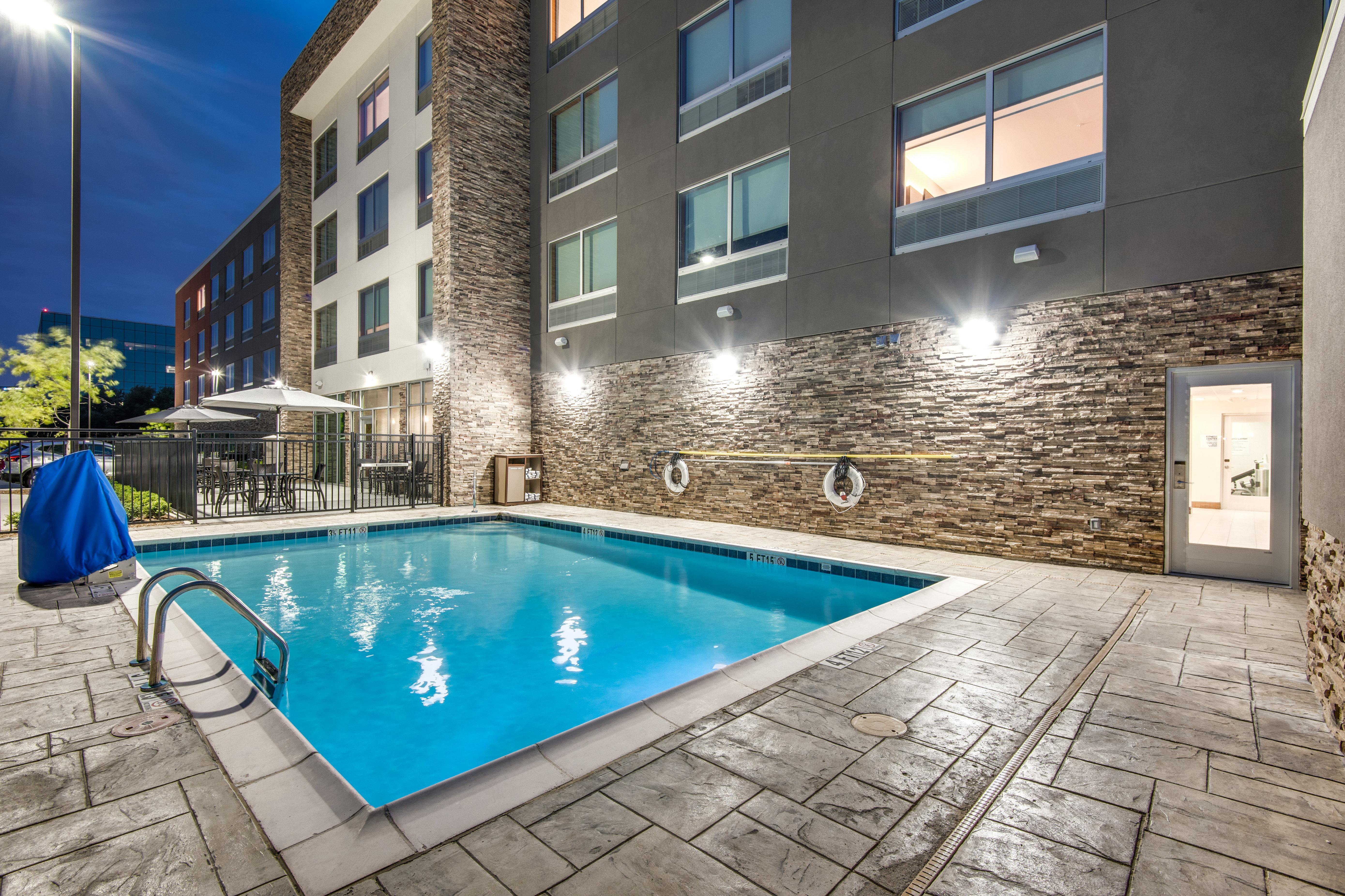 Holiday Inn Express & Suites Dallas North - Addison By Ihg Buitenkant foto