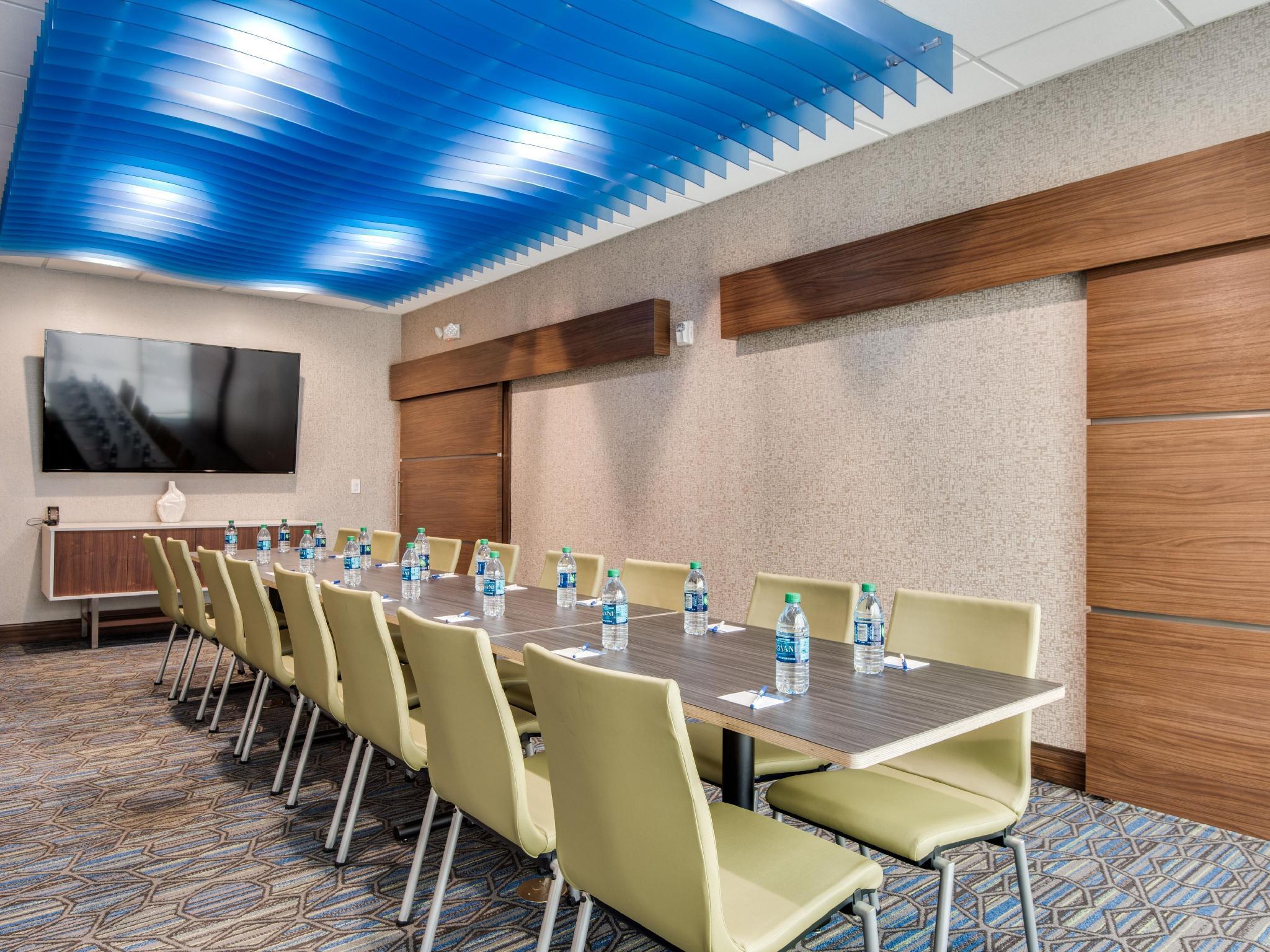 Holiday Inn Express & Suites Dallas North - Addison By Ihg Buitenkant foto