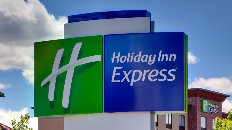 Holiday Inn Express & Suites Dallas North - Addison By Ihg Buitenkant foto
